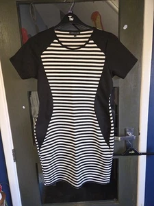 London Chic Black & White Stripe Texture Stretch Fitted Dress Size 16. J - Picture 1 of 8