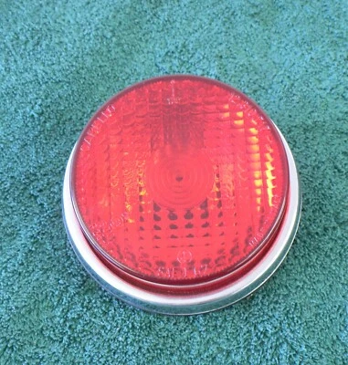 Conjunto de luz trasera y freno izquierda Ferrari 365 GTC/4 1971-1973. NOS.  Foto 1 de 4