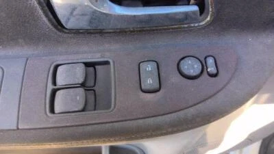 05-09 INTERRUPTOR PUERTA VENTANA MAESTRA LATERAL L/H CONDUCTOR DELANTERO CHEVROLET UPLANDER NEGRO Foto 1 de 4