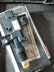 MOTORINO CHIUSURA POSTERIORE DX CHRYSLER VOYAGER COD K04894069AA NUOVO ORIGINALE - Foto 1 di 1