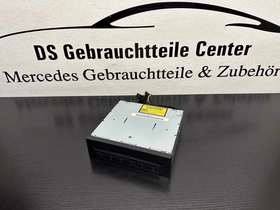 Orig. Mercedes E-Klasse W211 R171 W169 CD-Wechsler 6-Fach Wechsler A2118275542 - Bild 1 von 3