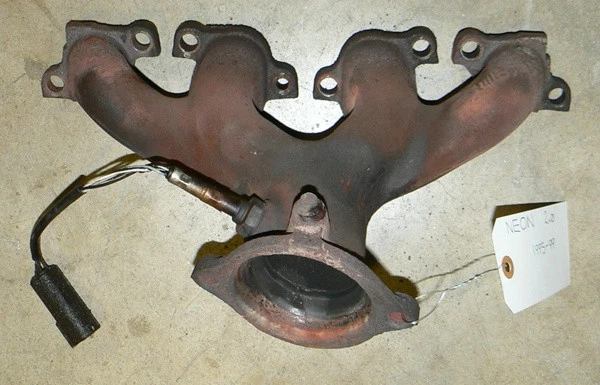 Colector de escape Dodge Plymouth Neon 2.0 95 96 97 98 99 00 Foto 1 de 1