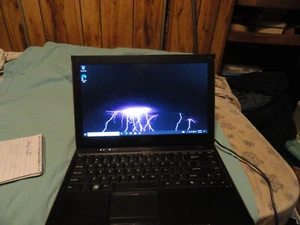 Dell Latitude 13 Windows 10 Pro - Picture 1 of 13