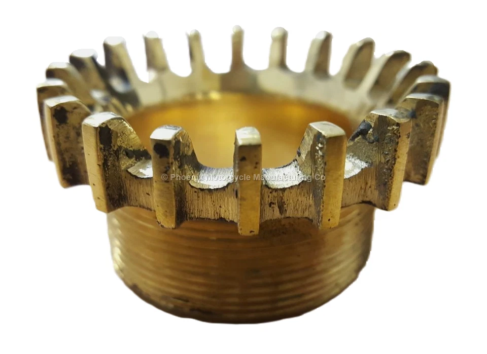 Tuerca de escape de latón Ducati Single Elite Monza Mach 3 Foto 1 de 4