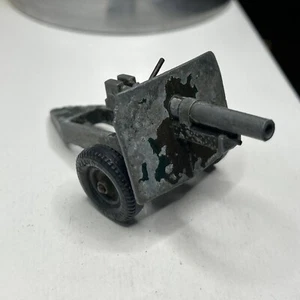 BRITAINS ARMY 25 POUNDER GUN HOWITZER 2026/9705 With Working Projectile Launcher - Picture 1 of 14