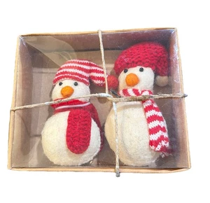 Neu Neu in Verpackung 2er Set Schneemänner Filz Ornamente Handarbeit - Bild 1 von 3