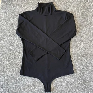 Spanx Rollkragen Body Anzug Größe 1X Langarm Schwarz Druckknopfverschluss Body - Bild 1 von 9