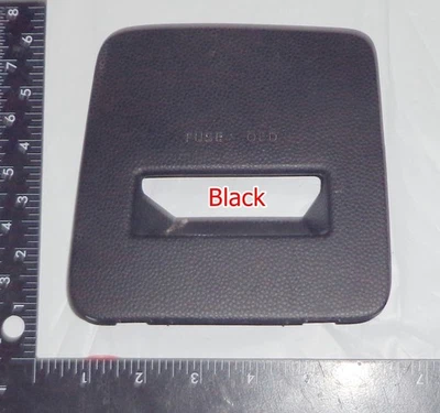 2012-2017 HYUNDAI VELOSTER PAINEL DE ACESSO INTERIOR PRETO TAMPA DA CAIXA DE FUSÍVEIS - FABRICANTE DE EQUIPAMENTO ORIGINAL - Imagem 1 de 2