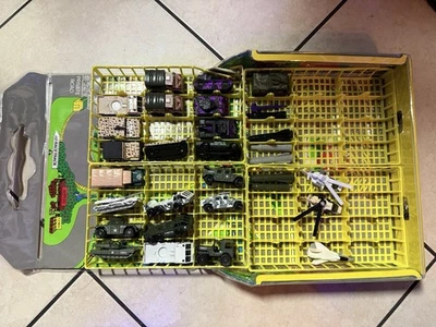 Matchbox, Hot Wheels Military, Camo Vehicles, Vintage Lot With Case L@@K - Image 1 of 4