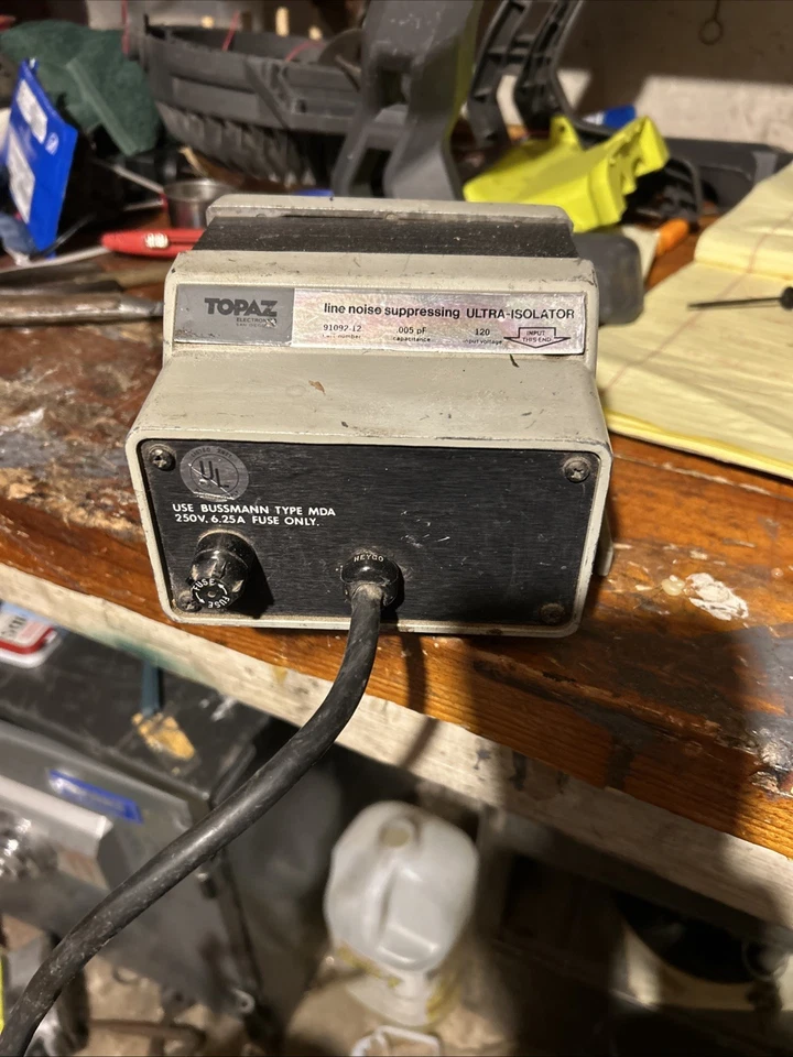 TOPAZ Ultra ISOLADOR Línea Supresor de Ruido 91092-12 120V Foto 1 de 2