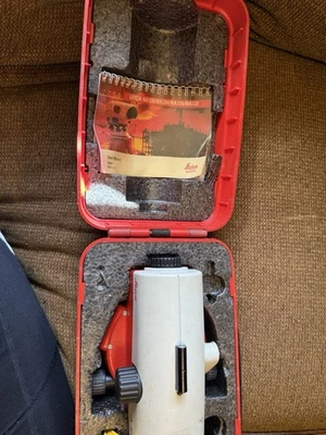 Leica NA730 Nivel Automático - Modelo 833190 (Aumento 30x)  Foto 1 de 2