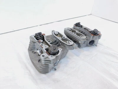 Harley Davidson Sportster 883 拥抱器和定制银色气缸盖带阀门  — 第 1/4 张图片