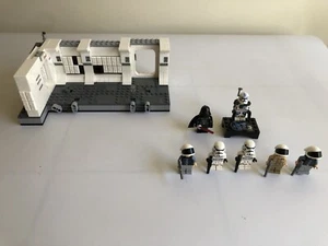 Lego Star Wars Boarding the Tantive IV 75387 mit Mini Figuren - Bild 1 von 13
