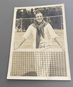 David Niven - Pre Signed Photograph - Film - TV - 7x5 (E2) - Foto 1 di 2
