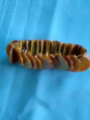 PULSERA ELÁSTICA CONCHA DE MADREPERLA AMARILLO DORADO BRILLANTE COLOR NCE SIN PROBLEMAS  Foto 1 de 3