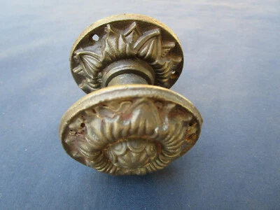 Poignée dia. 5 cm rosace 5,5 cm ancienne fonte décoré porte entrée carré de 6 - Photo 1/4