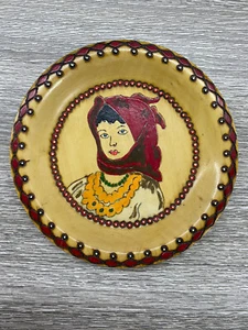 Vintage ART Wood Hand carved\Painted Decor Plate Wall Hanging 6.5" Romania Folk - Picture 1 of 8