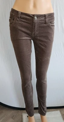 Pantalones de mezclilla ajustados de terciopelo Twisted Heart para mujer talla 27 usados Foto 1 de 4