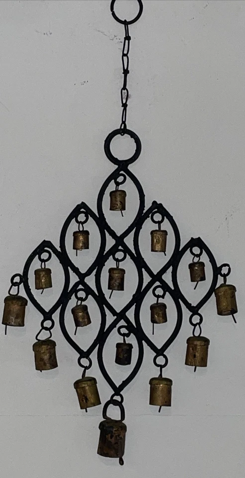 Campanas antiguas de hierro forjado campanas de viento de vaca camello hechas a mano India colgante de pared Foto 1 de 4