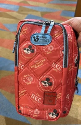 Disney Vacation Club Lug “Good Times, Great Places Est 1991” Crossbody Tailback - Image 1 of 2