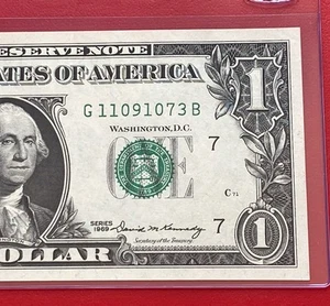 1969 $1 DOLLAR BILL ( CHICAGO G ) UNCIRCULATED - Picture 1 of 3