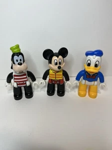 Lego DUPLO Disney Mickey Mouse Goofy Donald Duck Figures Lot 10827 Beach House - Picture 1 of 4