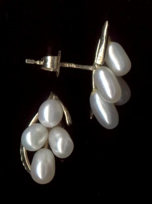 14K 2.0 克 17 毫米纯金白色珍珠簇叶枝耳环 *gn — 第 1/2 张图片