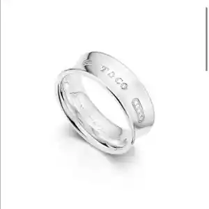 Anillo de banda de plata esterlina Tiffany 1837 talla 5 - Imagen 1 de 10