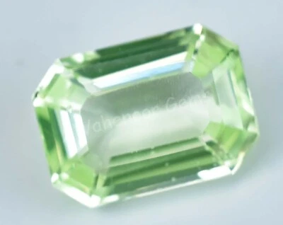 4.20 Ct Natural Green Peridot Emerald Shape VVS Pak Gemstone AGL Certified - Image 1 of 4