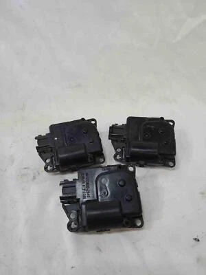 2011-2017 Jeep JK Wrangler Heater Box HVAC Blend Door Motors & Arms - Image 1 of 4