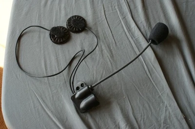 Genuine Harley Davidson headset & microphone from 77147-98 Premium stereo kit - Image 1 of 2