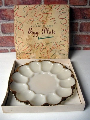 Plato de huevo Anchor Hocking Glass Deviled blanco con borde dorado con caja original Foto 1 de 4