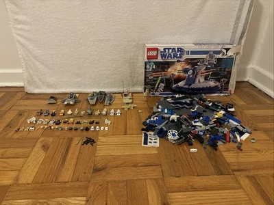 LEGO Star Wars mini-figuras, torsos, peças e acessórios lote misto mesa de leitura - Imagem 1 de 4