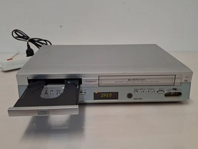 Irradio DVC-900 VCR Combo DVD/VHS NON FUNZIONANTE RICAMBI O RIPARARE - Immagine 1 di 4