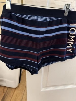 Pantalones cortos Tommy Hilfiger para mujer a rayas medianos Foto 1 de 4