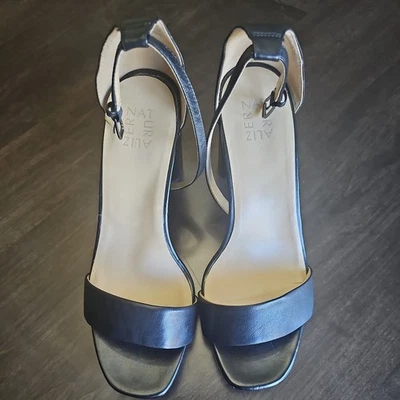 Sandalias negras elegantes Naturalizer Foto 1 de 4