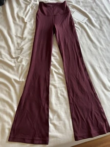 Lululemon Groove Super High Rise SHR Flared Pant Damen Nulu Hose Granat GARN 2 - Bild 1 von 8