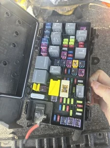 2013 Chrysler Dodge Ram Fuse Box Relay Power Distribution Block OEM 68163904AB - Picture 1 of 7