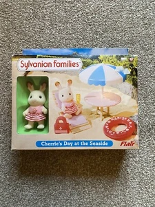 SYLVANIAN FAMILIES Flair Cherrie's Day at the Seaside Rabbit Calico Critters £25 - Picture 1 of 13