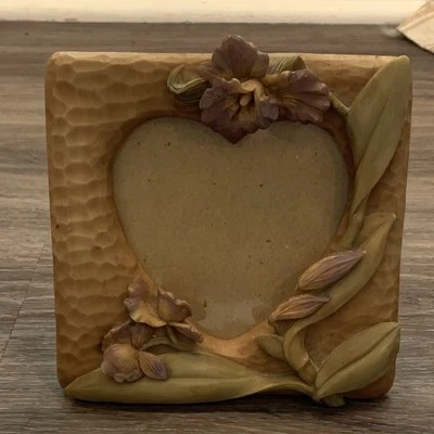 Vintage Russ Resin 3D Picture Frame 4.5x4.5" Purple Lilies Leaves Muted Colors - Image 1 of 4