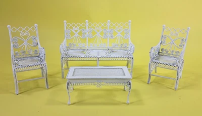 Casa de muñecas de porcelana miniatura hierro metal muebles de salón patio 4 piezas nuevo en caja Foto 1 de 4