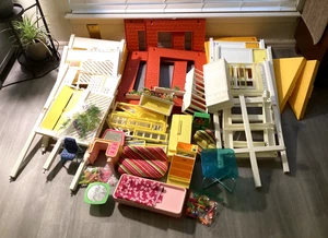 Barbie Mattel 1978 Casa dei Sogni Una Cornice #2587-2289 con Accessori Vintage - Foto 1 di 15