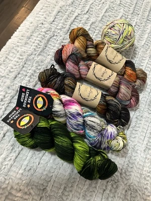 Lote Destash Hilado DK Lana Merino Superwash Variegado Teñido a Mano Foto 1 de 4