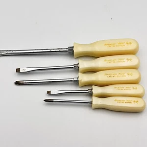 SNAP-ON Pearl White INDY “500” LIMITED EDITION SCREWDRIVER SET - Picture 1 of 5