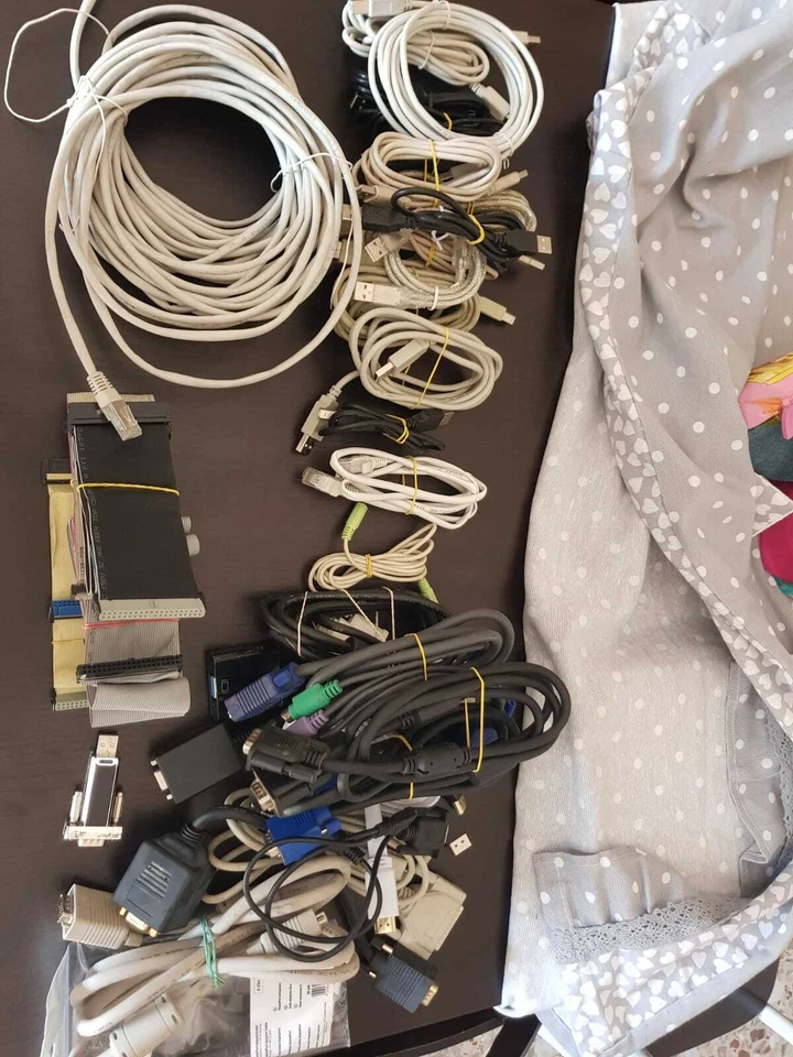 27 CAVI PC USB / VIDEO / ADATTATORI / PROLUNGHE ( ENTRA ) - Immagine 1 di 1