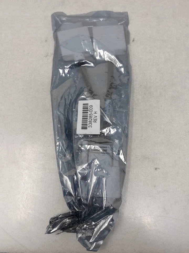 Dell H9361 Single DMS-59 to Dual DVI Splitter Y Cable - Image 1 of 4