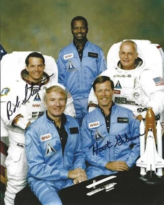 BOB STEWART ROBERT HOOT GIBSON Signed Autographed 8x10 Photo NASA Astronauts - Picture 1 of 3