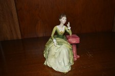 Royal Doulton Hn2974 Carolyn