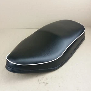 BSA Dual Seat A10 Rocket 1959-63 White Piping NOS, 42-9230 - Picture 1 of 3