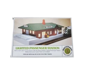 Bachman #46217 Lighted Passenger Station Train Decor House Model HO Scale NEW - Picture 1 of 4